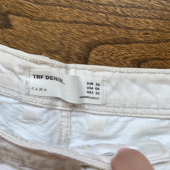 Zara white Jean shorts size 4 - Picture 3 of 3